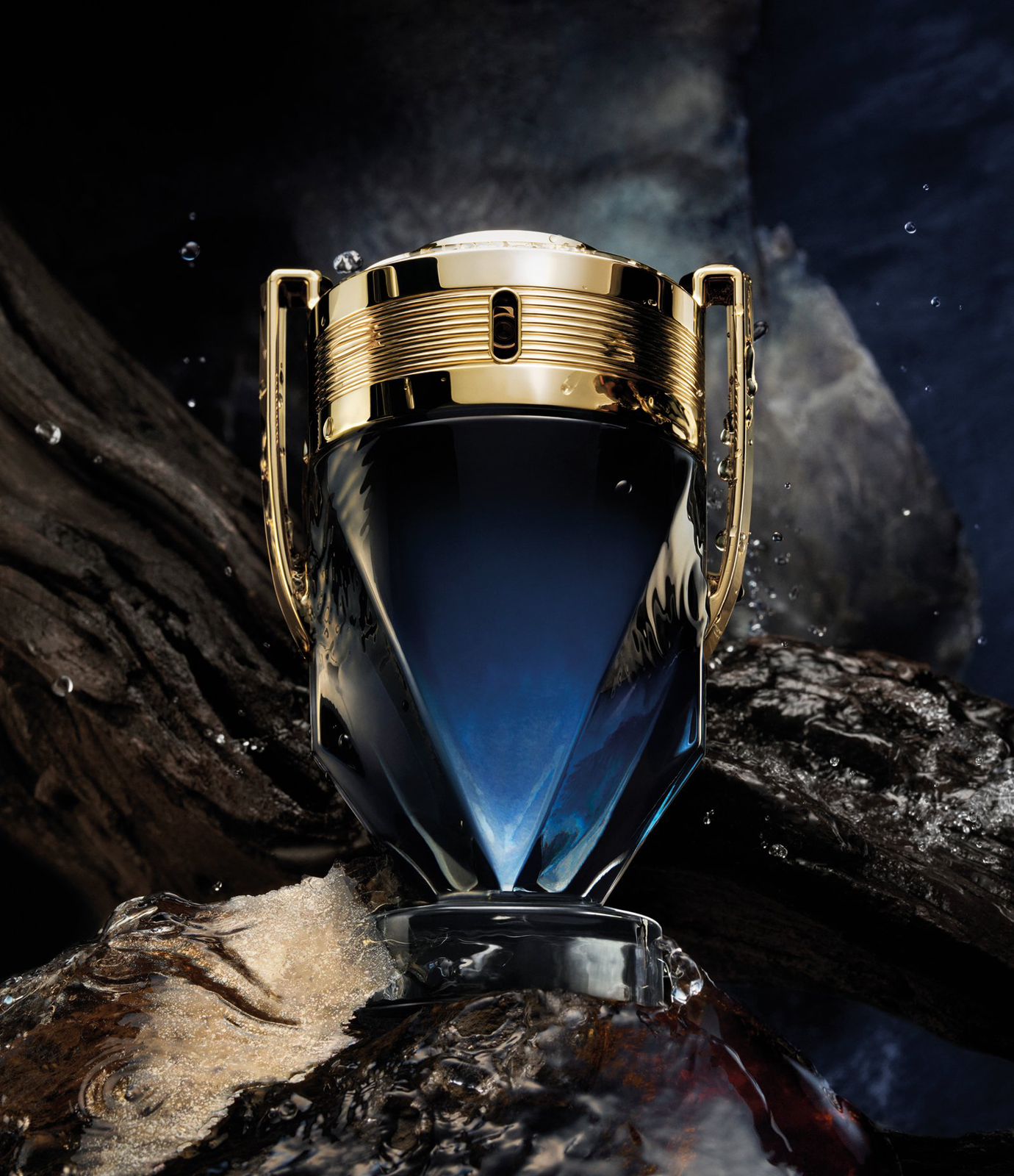 Perfume Invictus Parfum Paco Rabanne - Imagem 2